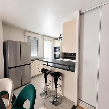 شقة Moderne Duplex Proche Paris Avec Terrasse& Parking كياشاه