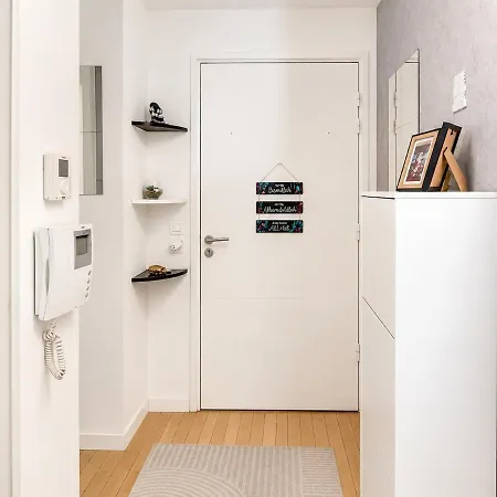Moderne Duplex Proche Paris Avec Terrasse& Parking شقة كياشاه