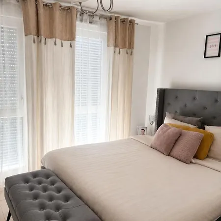 Moderne Duplex Proche Paris Avec Terrasse& Parking Apartment